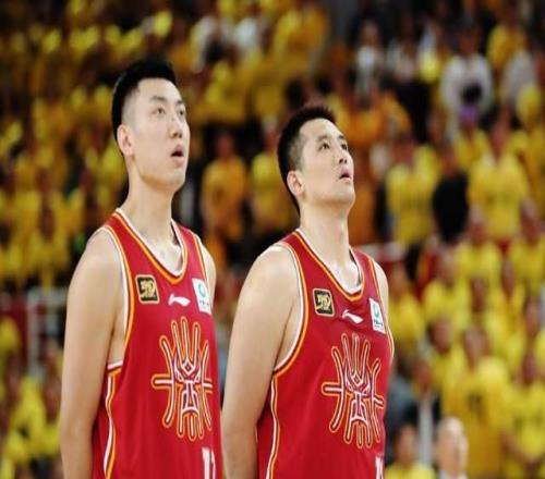 對陣遼籃被撞翻，山東大漢重傷！至少缺席一個月，真不是好消息