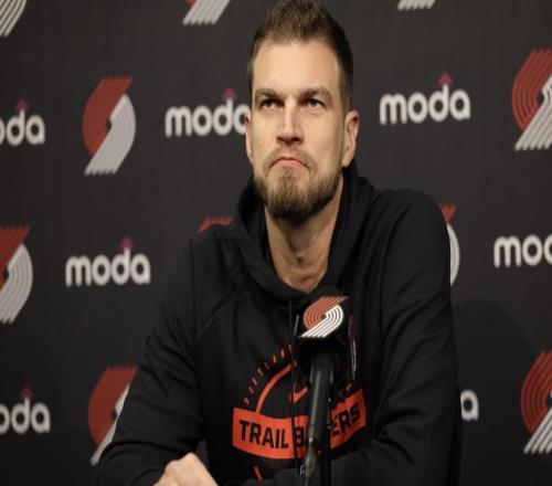 楊瀚森剛好起來(lái)，斯普利特卻惹爭(zhēng)議！宣布遺憾決定，小楊出頭太難