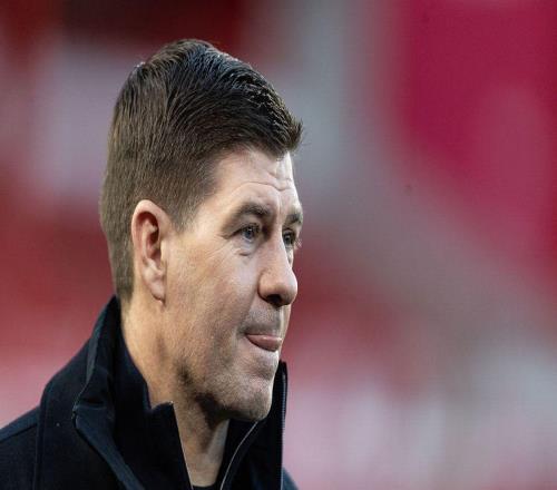 杰拉德怒斥斯洛特：拿低位防守當借口，利物浦早該學會破密集防守