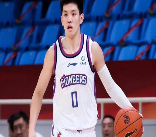 CBA新秀第一年就成球隊老大的3位現(xiàn)役球星