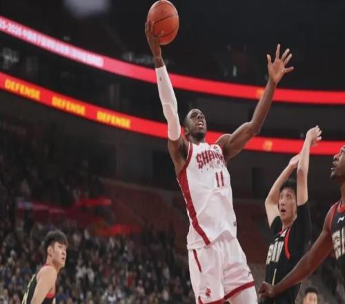 真是刺兒頭??！在場(chǎng)上各種斗狠，垃圾時(shí)間猛刷分，正負(fù)值倒數(shù)第1