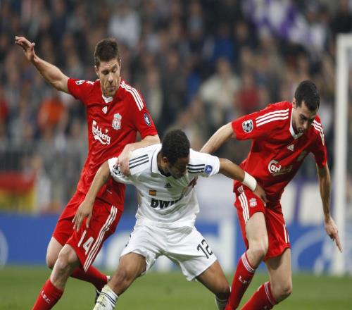 卡拉格：阿韋洛亞球員時代不算頂級，但他對自己實力認識不足