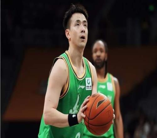 遼籃主場惜敗山東男籃，裁判盡力了，趙繼偉效仿詹姆斯引熱議