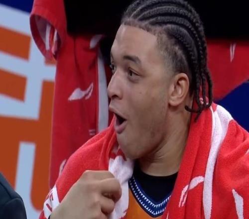 CBA最新排名：上海4連勝穩(wěn)居第2，山東11戰(zhàn)10勝南京戰(zhàn)績暴跌