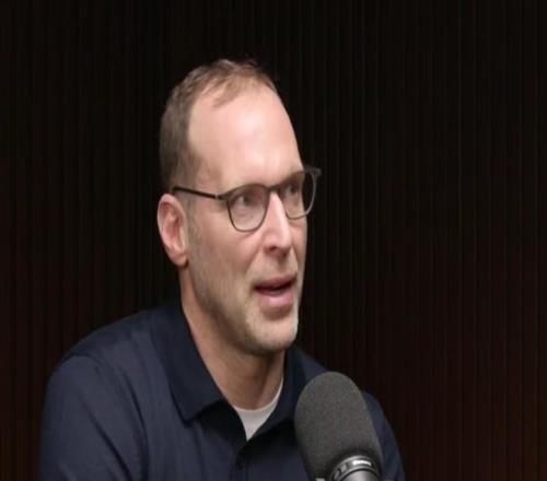 切赫：重傷恢復(fù)后，我更能接受失敗頂級門將決定球隊(duì)上限