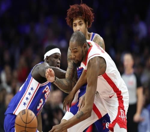 裁判帮忙依然难阻失利,乌度卡谜之操作自毁长城,杜兰特扎心了