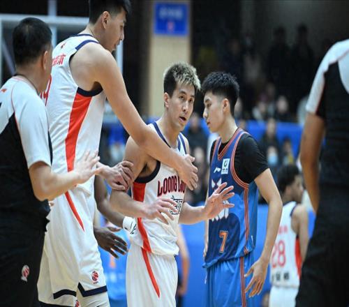 16分3助攻！郭艾倫王者歸來，被徐昕拖累送違體，加時賽帶隊贏球