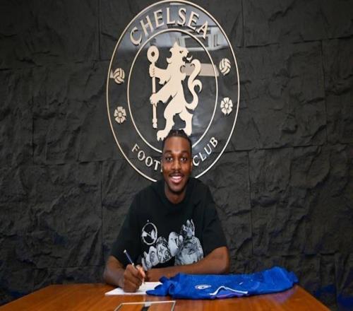 官方：切爾西與U21后衛(wèi)凱登威爾遜續(xù)約至2030年