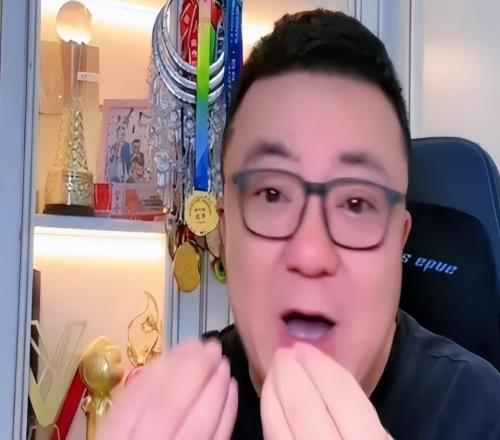 董路：王鈺棟脫衣是因為心里憋氣，拜合拉木給他搗亂，被戰(zhàn)術犧牲