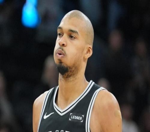 福克斯31分文班亞馬26+13+5封蓋，努爾基奇連場三雙，馬刺滅爵士