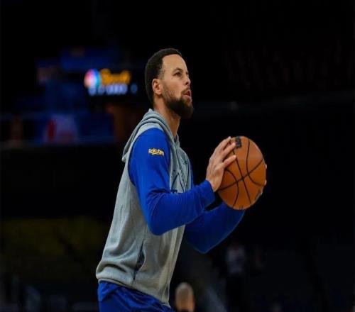 庫里亂穿鞋進入新階段！這次穿的On昂跑和安踏，都很有驚喜！