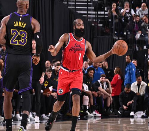 快船7人得分上雙擊敗湖人！近17戰(zhàn)14勝籃板球比對手多15個(gè)