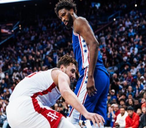 絕殺誤判！76人逆轉火箭裁判搶戲，杜蘭特8失誤，恩比德32+15+10