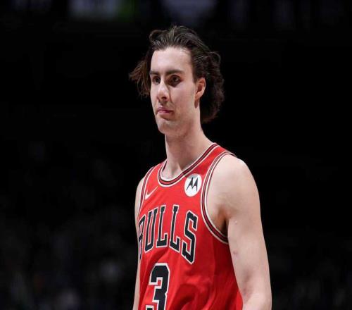 吉迪時(shí)隔11場(chǎng)復(fù)出21+6+5！公牛送森林狼4連敗華子20分連丟關(guān)鍵球