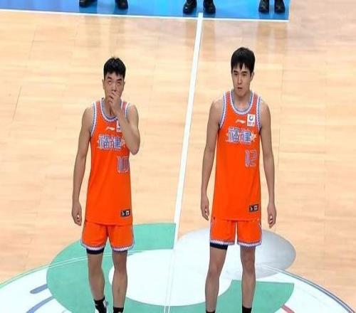 上海男籃4連勝，排名暫時(shí)升至第2弗格36分夢回巔峰主力保存體能