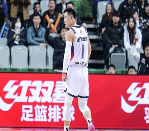 慘烈的遼魯大戰(zhàn)！罰球28比17！高詩(shī)巖末節(jié)封神，送遼寧慘痛3連敗