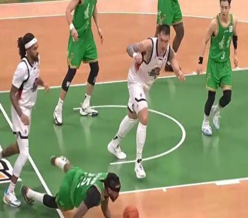 末節(jié)封神！高詩(shī)巖12分定乾坤，山東勝遼寧迎兩連勝，主場(chǎng)靜候廣廈