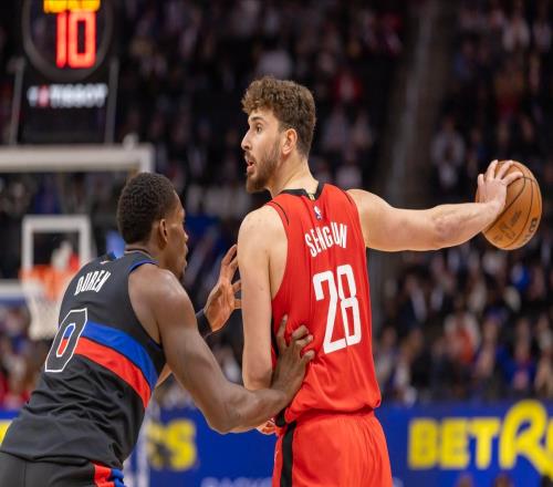 近15個(gè)客場第4勝，申京19分5助攻卻遭批評，杜蘭特反應(yīng)太真實(shí)