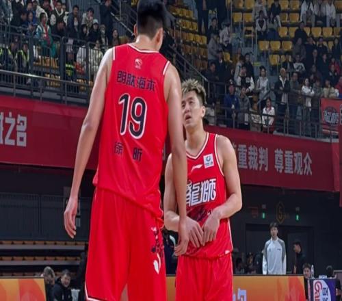 狂砍24分14籃板！郭艾倫復出，最大受益人是他！