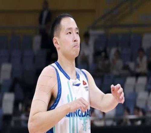 唉！43歲少帥上輪雪藏4主力輸球，本輪又盲目輕敵，敗給平民球隊(duì)