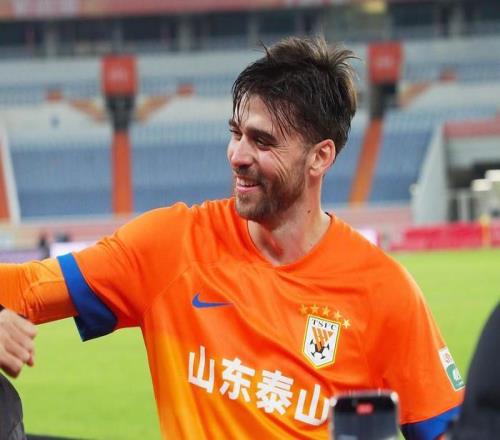 德轉宣！津門虎敲定阿代米離隊最佳替身，曾跟克雷桑搭檔踢葡超