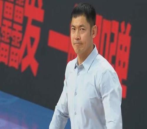 太猛了！張慶鵬給許利民上一課，北京爆冷輸掉德比，趙睿復出6中0