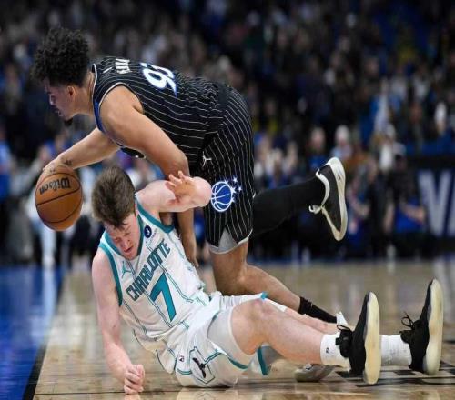 大爆冷！黃蜂8人上雙27分大勝魔術三球16+6+7班凱羅23分