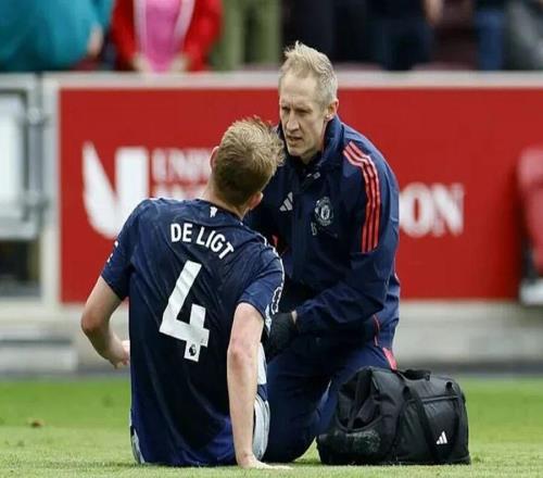 德里赫特曼聯復出延期！卡里克解釋卡塞米羅離隊，欲阻槍手創(chuàng)紀錄