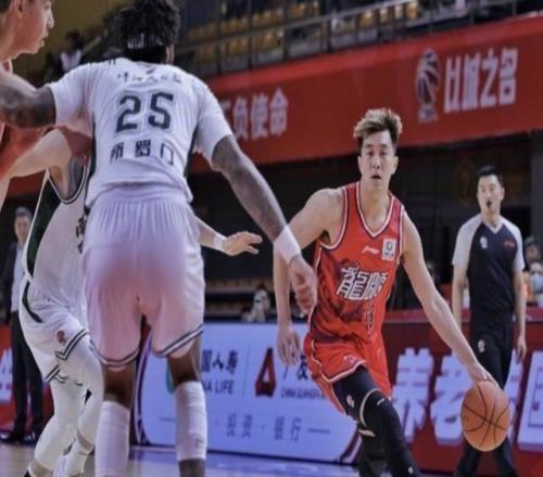 郭艾倫復出廣州男籃戰勝南京隊，徐昕：他對我們非常有幫助此前其眼睛被隊友誤傷致結膜破碎縫了40多針
