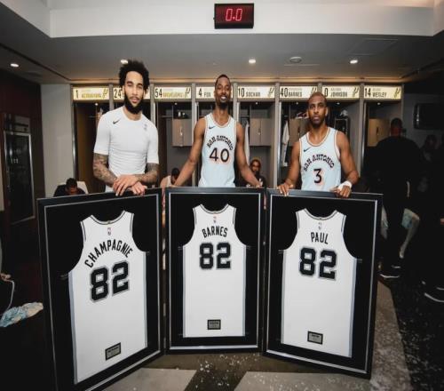 马刺捡到宝！正负值+257！力压文班亚马