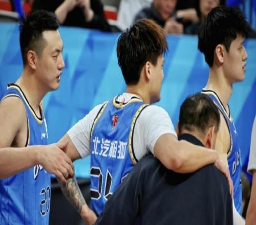 京媒：趙睿經醫院檢查骨頭和神經沒問題，但腰肌有一定的損傷