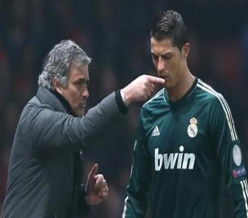 卡蘭卡：穆帥和C羅就像父子，曾經(jīng)當(dāng)眾嚴(yán)厲斥責(zé)C羅是有意為之
