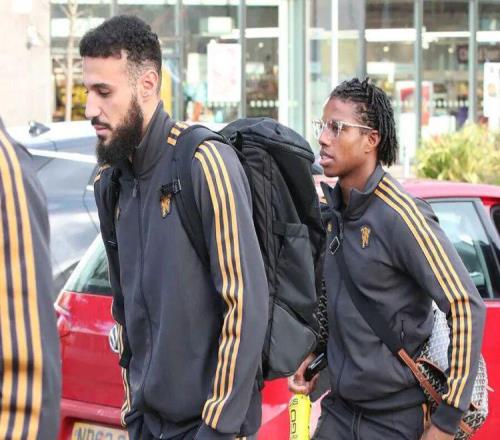 曼聯(lián)公布戰(zhàn)阿森納大名單鐵閘復(fù)出！卡里克有信心連勝，索帥送祝福