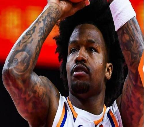 上海丢扳平三分遭浙江逆转终结4连胜王哲林14+7张镇麟仅5分