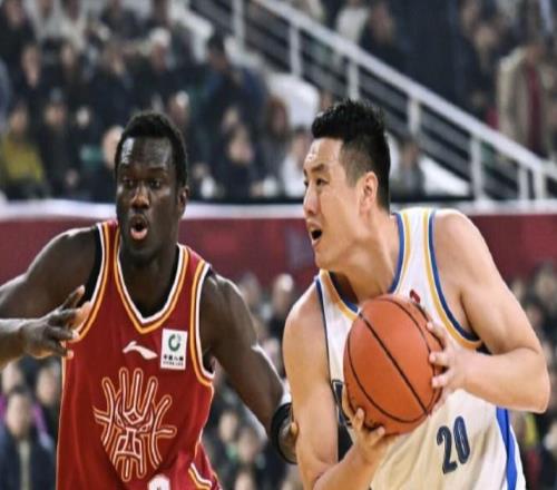 真拼了！媒體人：翟曉川雙腿全有拉傷，綁著繃帶堅持登場比賽