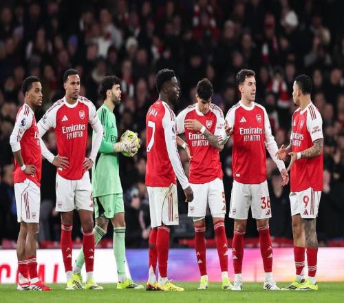 英超一夜變天！阿森納3輪不勝僅4分領(lǐng)跑曼聯(lián)首進(jìn)前4利物浦跌第6