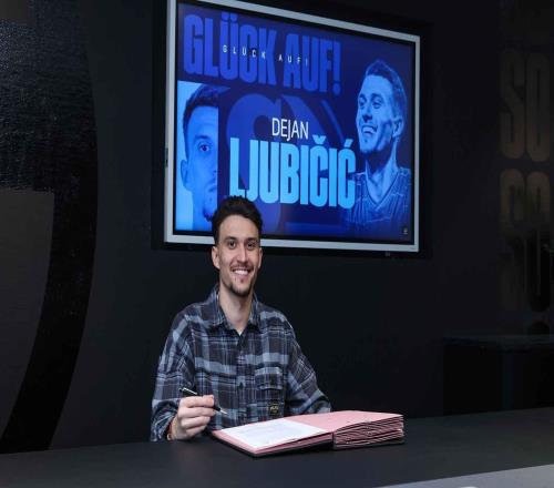 官方：沙爾克簽下28歲奧地利中場(chǎng)柳比契奇，雙方簽約至2028年