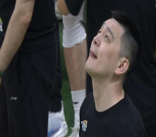 5大數(shù)據(jù)賽季最高！遼籃每個(gè)人臉上都掛滿笑容，這是在演楊鳴嗎