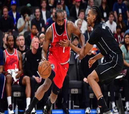 搞笑，快船隊解說員給一位即將吃掉自己推文的紙條的球迷提了建議