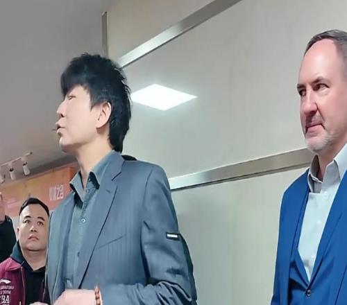 胜宁波队内复盘！邱彪点王证，与纪民尚直指团队，2人激情击掌！