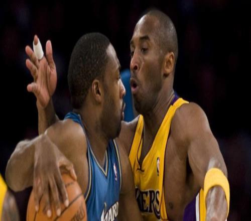 阿里納斯再次嘲諷科比粉絲：詹姆斯拯救湖人，所以他們黑他！