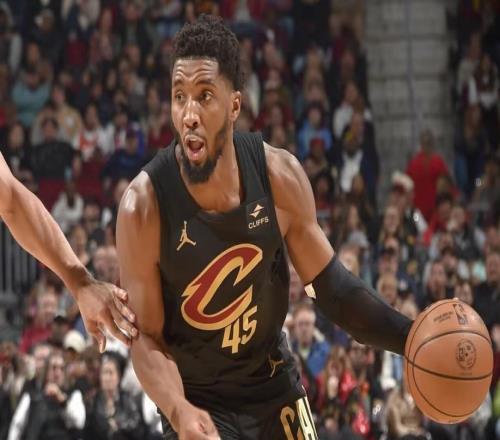 骑士vs湖人前瞻：詹姆斯重返克利夫兰，湖人冲击3连胜