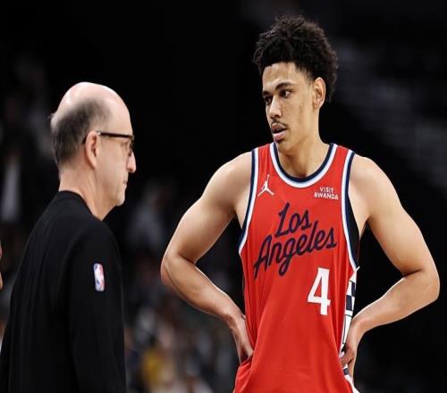 至少足够努力！快船锋线新秀能够得到稳定的时间主要还是靠自己