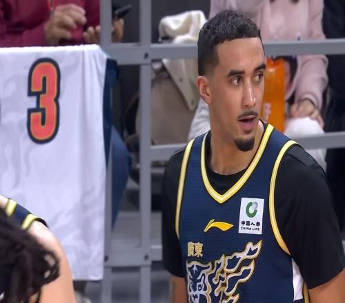 太適合廣東隊！CBA暴力鋒衛確認被裁，朱芳雨有望底薪完成截胡