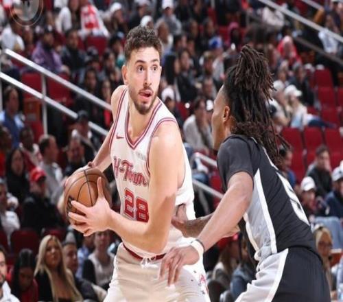 烏度卡：馬刺用小個球員防守申京，這讓我們的進攻停滯了