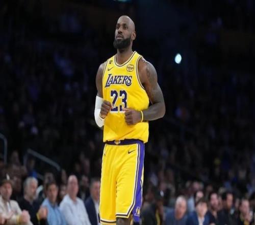 當(dāng)詹姆斯落淚時(shí)，沒(méi)人知道這是不是他最后一次回來(lái)