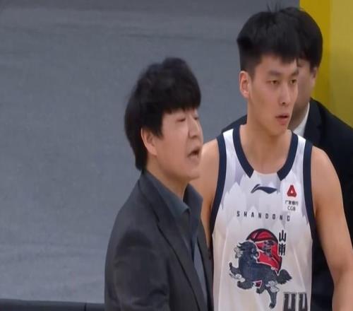 CBA山東男籃惜敗廣廈，外援手感低迷，小將三個(gè)三分拿到9分