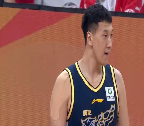 被CBA多隊瘋搶山西隊正式裁掉鋒衛大殺器，這可是廣東第一苦主