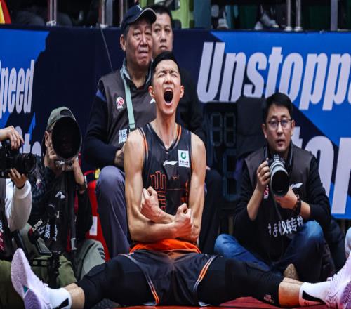 客戰(zhàn)領(lǐng)頭羊！3條件對邱彪不利，做好3點(diǎn)，山東有望雙殺廣廈