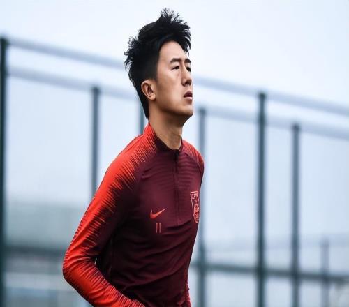 鲁能热身赛战绩不好，为何球迷都没因此指责韩鹏，背后原因找到了